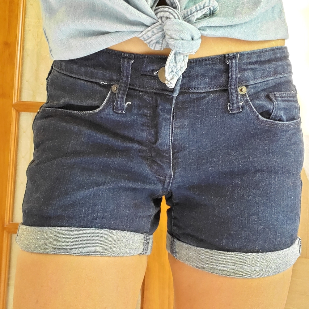 Universal Threads hemmed Jean shorts